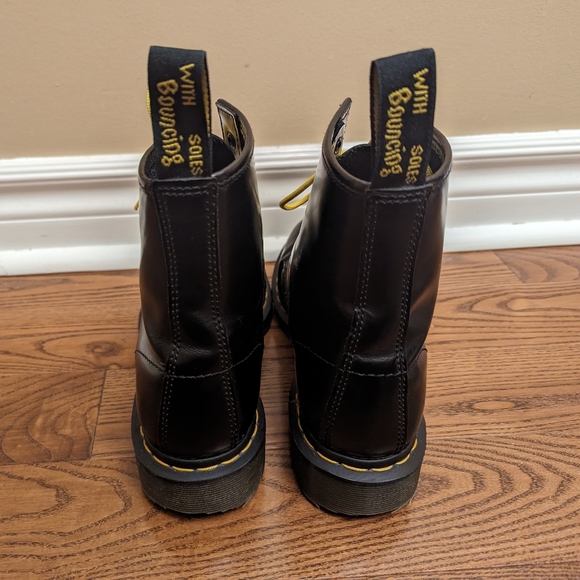 Dr. Martens Smooth Leather Lace Up Ankle Boot - Picture 4 of 4